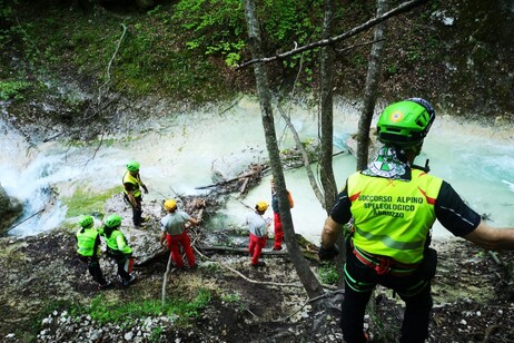 Vigili del fuoco morti: fallito nuovo tentativo recupero salme