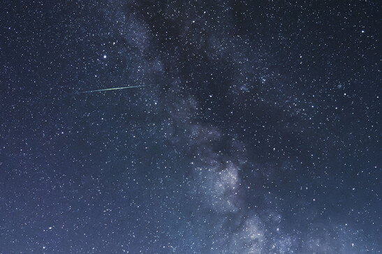 La scia di una meteora appartenente allo sciame delle Eta aquaridi (fonte: Noriaki Tanaka)