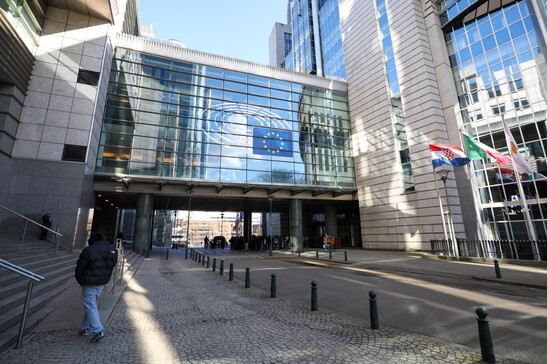 L'Eurocamera boccia l'iter giuridico per il piano europeo di riarmo
