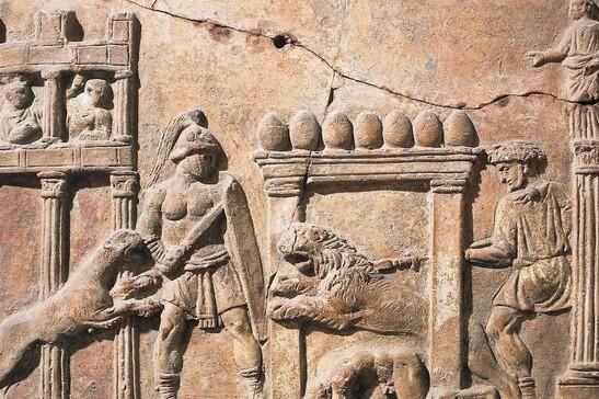 Combattimento fra uomini e leoni in un bassorilievo in terracotta del primo secolo (fonte: Museo Nazionale Romano, Roma)