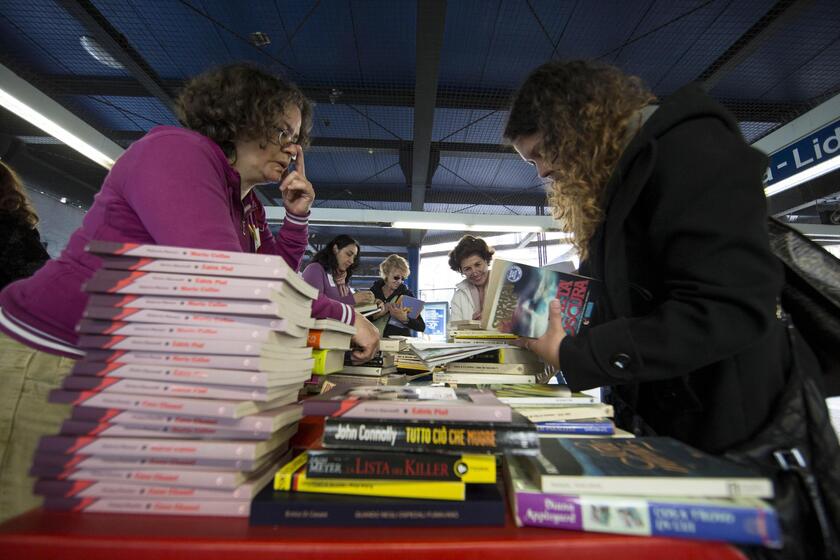 Giornata libro: in stazioni Cipro e Piramide libri gratis