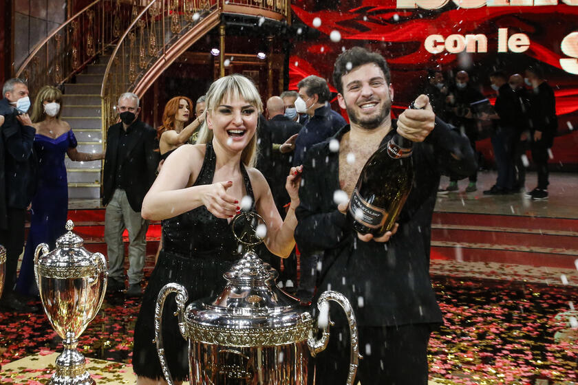 Tv. finale  'Ballando con le stelle ' - RIPRODUZIONE RISERVATA