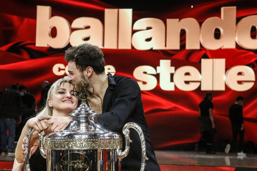 Tv. finale  'Ballando con le stelle ' - RIPRODUZIONE RISERVATA