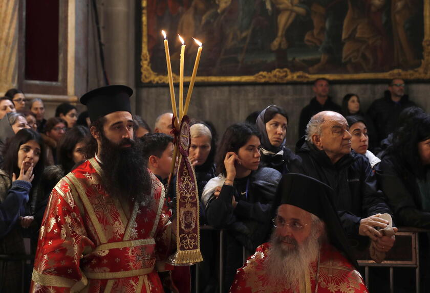 Washing of the Feet ceremony on Orthodox Maundy Thursday in Jerusalem © ANSA/EPA