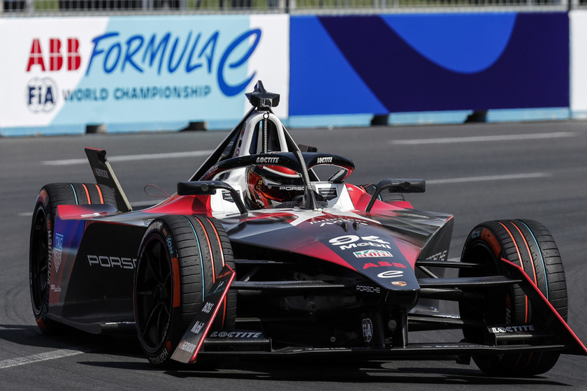 Pascal Wehrlein su Porsche durante l 'E-Prix di Roma - RIPRODUZIONE RISERVATA