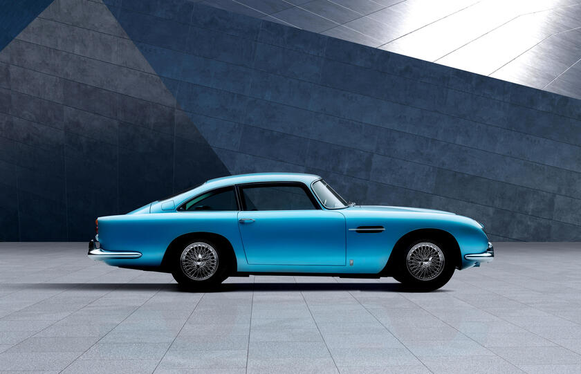 Aston Martin DB5 - RIPRODUZIONE RISERVATA