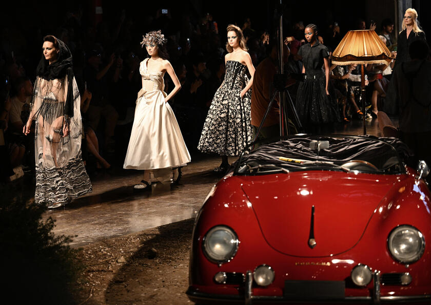 ITALY MILAN FASHION WEEK - RIPRODUZIONE RISERVATA