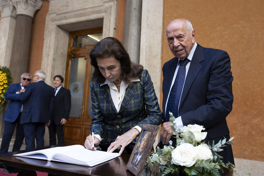 APERTA ANCHE OGGI LA CAMERA ARDENTE DI NAPOLITANO AL SENATO - RIPRODUZIONE RISERVATA