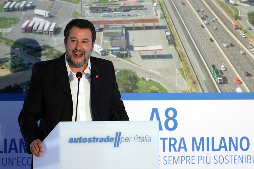 - RIPRODUZIONE RISERVATA