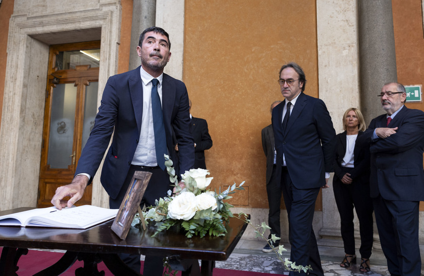 APERTA ANCHE OGGI LA CAMERA ARDENTE DI NAPOLITANO AL SENATO - RIPRODUZIONE RISERVATA