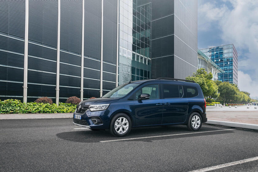 Renault Grand Kangoo - RIPRODUZIONE RISERVATA