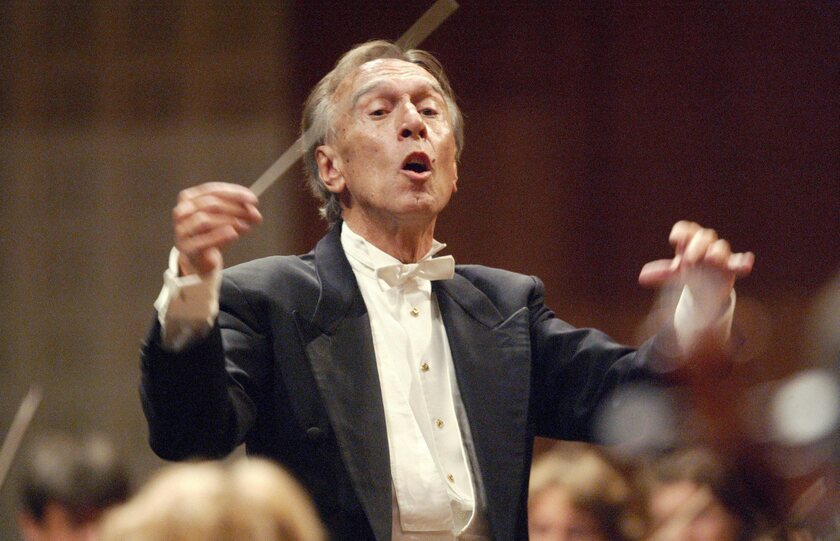 CLAUDIO ABBADO DIRIGE L 'ORCHESTRA DI LUCERNA - RIPRODUZIONE RISERVATA