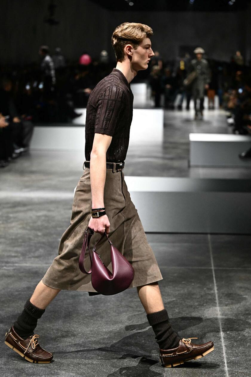 Il kilt scozzese ispira il nuovo uomo Fendi © ANSA/AFP