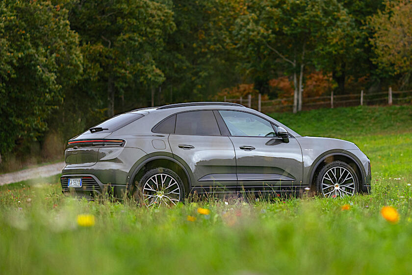 Porsche Macan 4