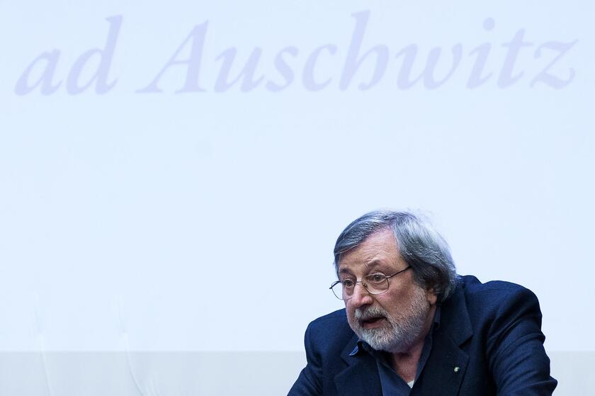 Presentazione viaggio-documentario Francesco Guccini Auschwitz Son morto che ero bambino