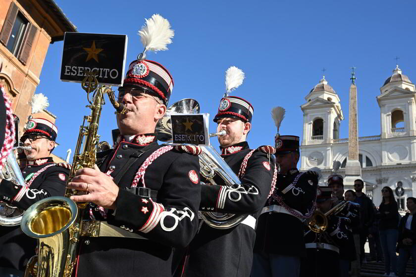 La Banda dell'Esercito in piazza di Spagna in vista del 4 Novembre