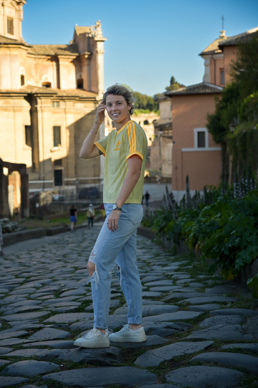 Calcio femminile: Valentina Giacinti per le strade di Roma