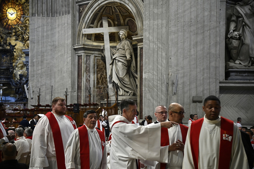 Il Papa, c'è bisogno di una Chiesa e società dalle porte aperte