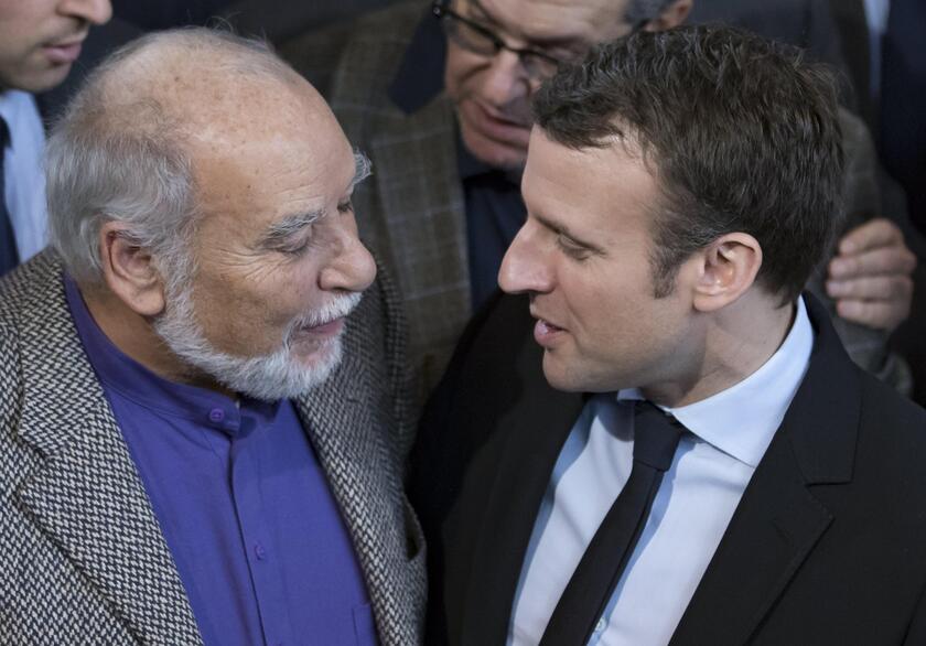 Emmanuel Macron visits the 2017 Paris Book Fair