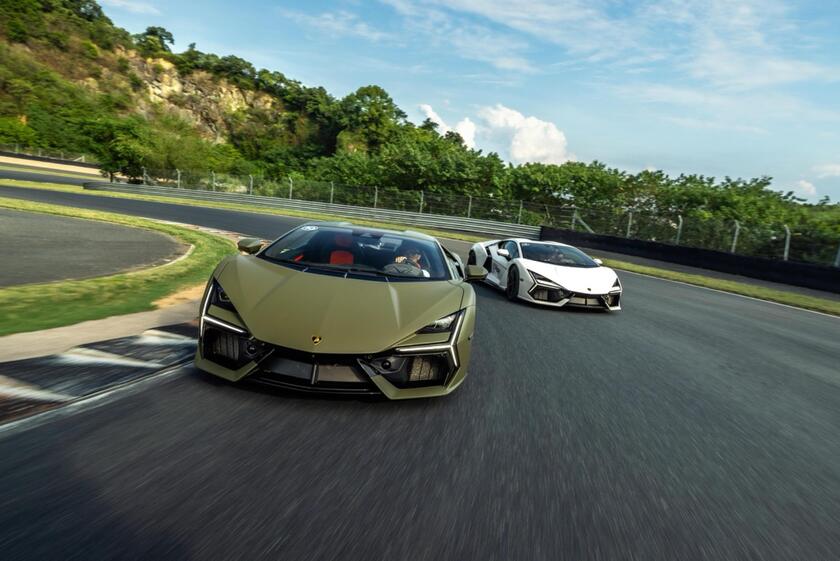 Lamborghini Esperienza Corsa è partita dalla Cina