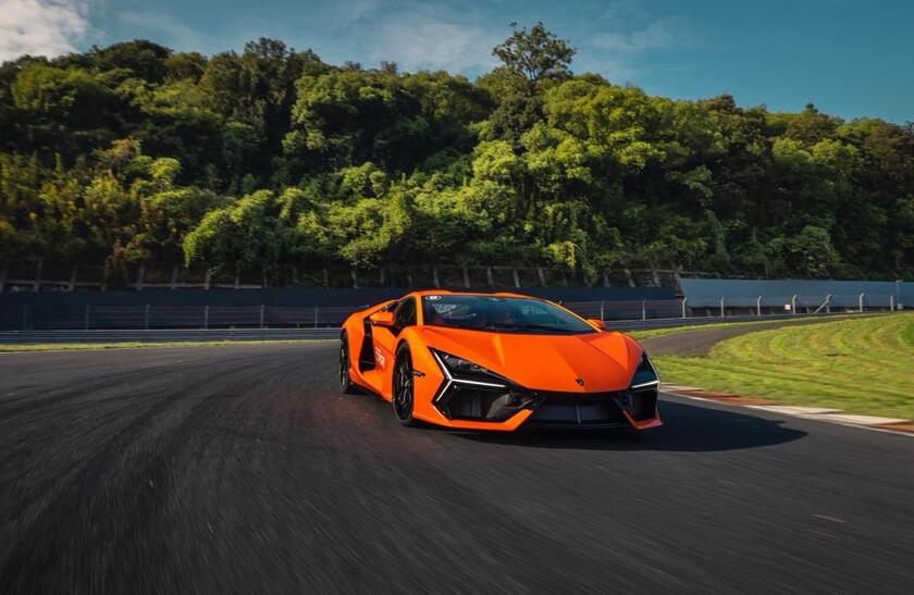 Lamborghini Esperienza Corsa è partita dalla Cina