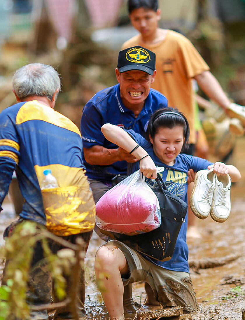 Floods from Typhoon Yagi hit provinces in northern Thailand