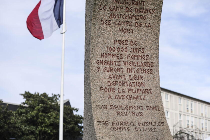 International Holocaust Remembrance Day in Paris