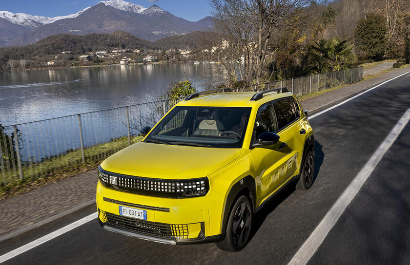 Fiat Grande Panda elettrica, easy to drive in città e fuori