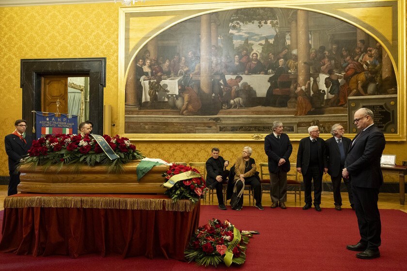 A Montecitorio la camera ardente di Tortorella