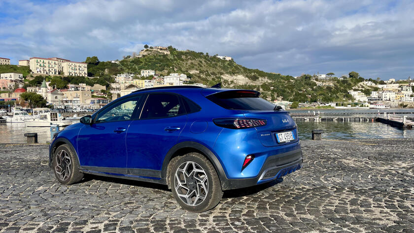 Kia XCeed, il crossover compatto che non passa inosservato