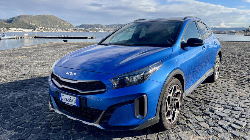 Kia XCeed, il crossover compatto che non passa inosservato