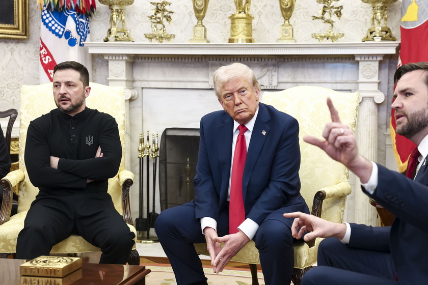 US President Donald Trump welcomes Ukrainian President Volodymyr Zelensky to the White House