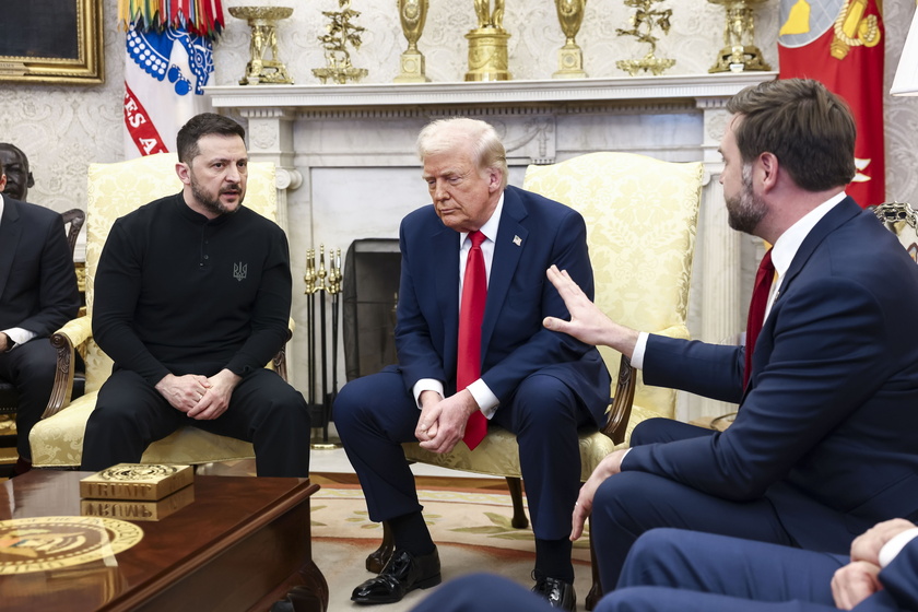 US President Donald Trump welcomes Ukrainian President Volodymyr Zelensky to the White House