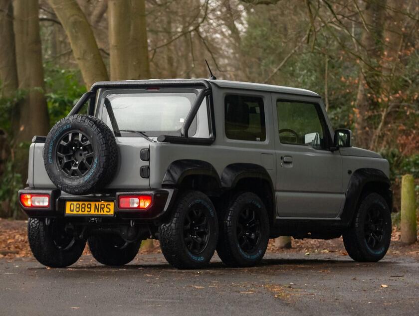 Suzuki Jimny a 6 ruote