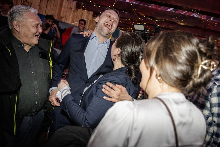 Election party for Demokraatit after Greenland's elections