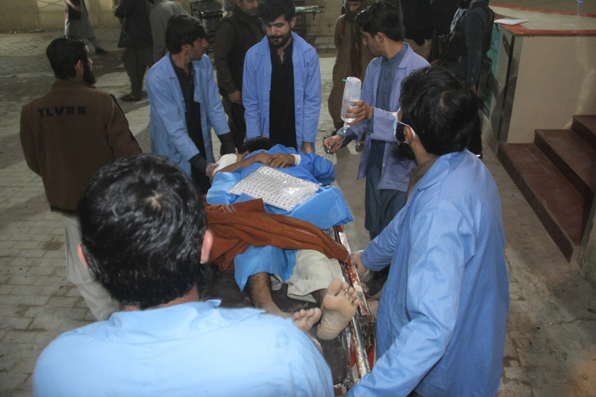 Victims of train hijacking in southwestern Pakistan arrive to Quetta hospital