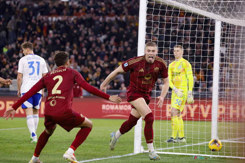 Serie A soccer match - AS Roma vs Como 1907