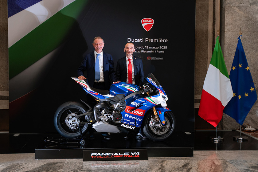 Ducati Panigale V4 Tricolore Italia