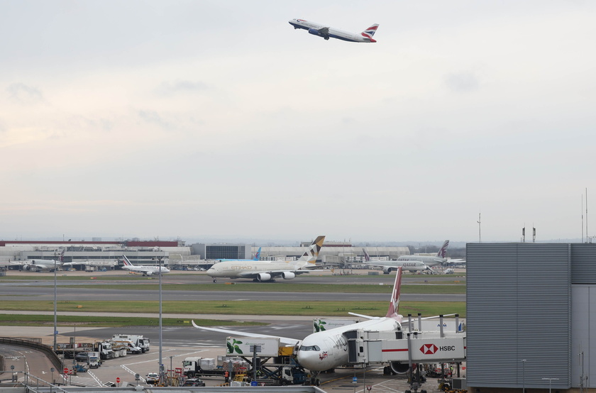 Flights resume at Heathrow Airport following power outage