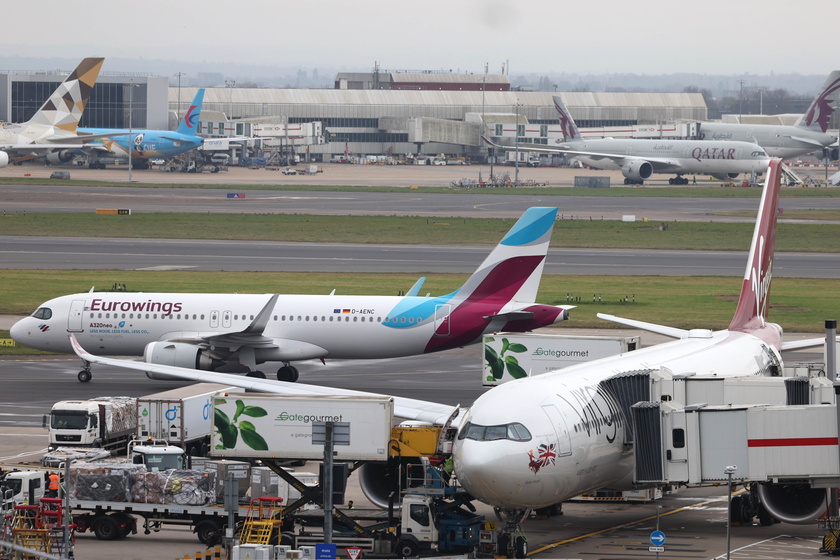 Flights resume at Heathrow Airport following power outage