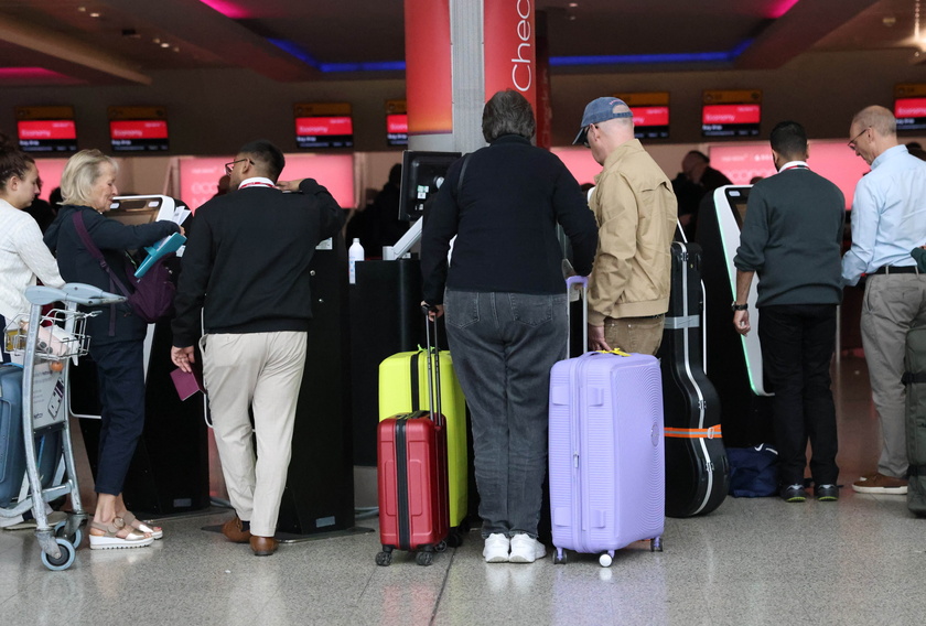 Flights resume at Heathrow Airport following power outage