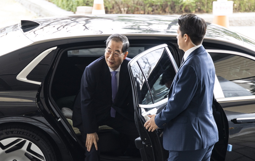 Korean Constitutional Court dismisses impeachment of Prime Minister Han