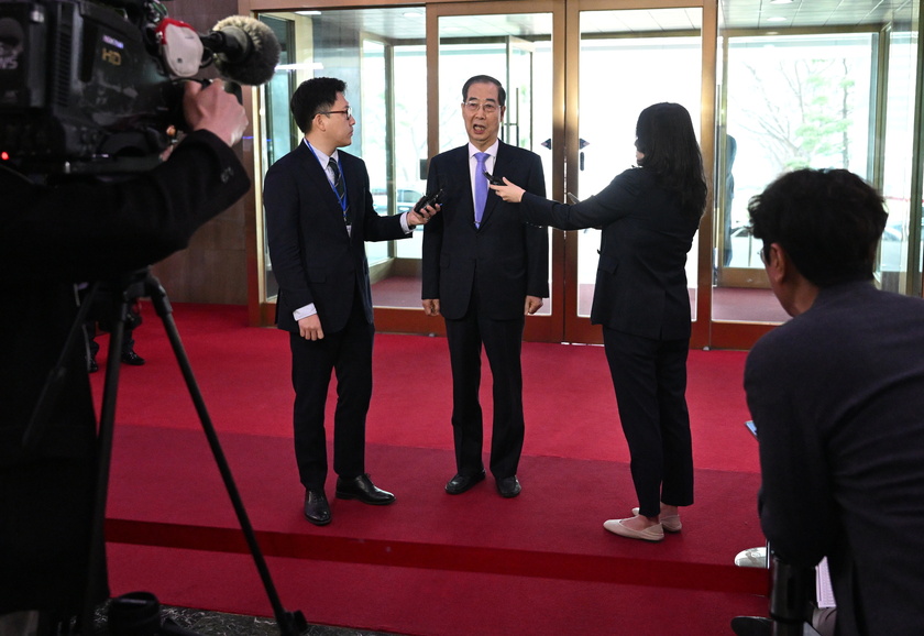 Korean Constitutional Court dismisses impeachment of Prime Minister Han