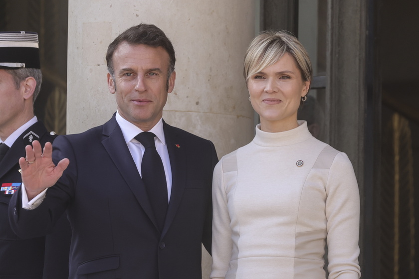 French President Macron hosts summit on security for Ukraine