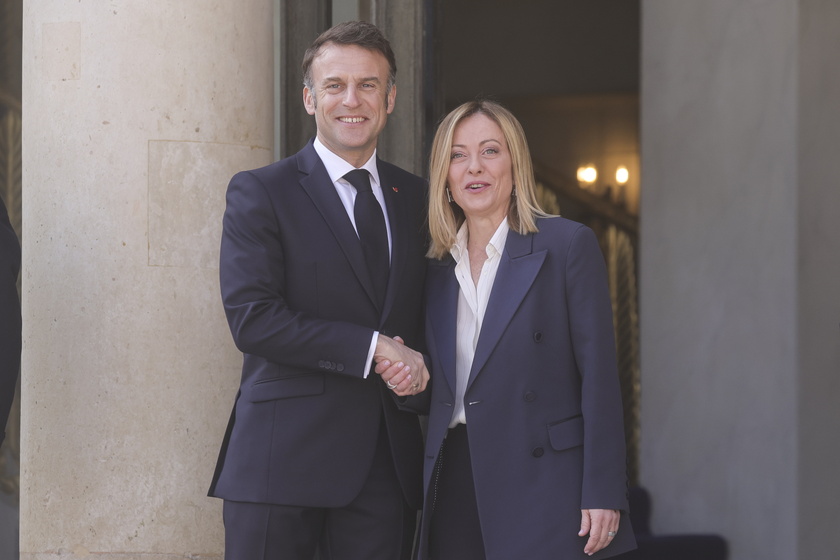 French President Macron hosts summit on security for Ukraine