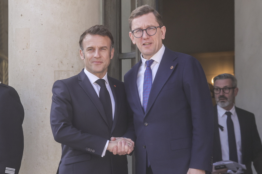 French President Macron hosts summit on security for Ukraine