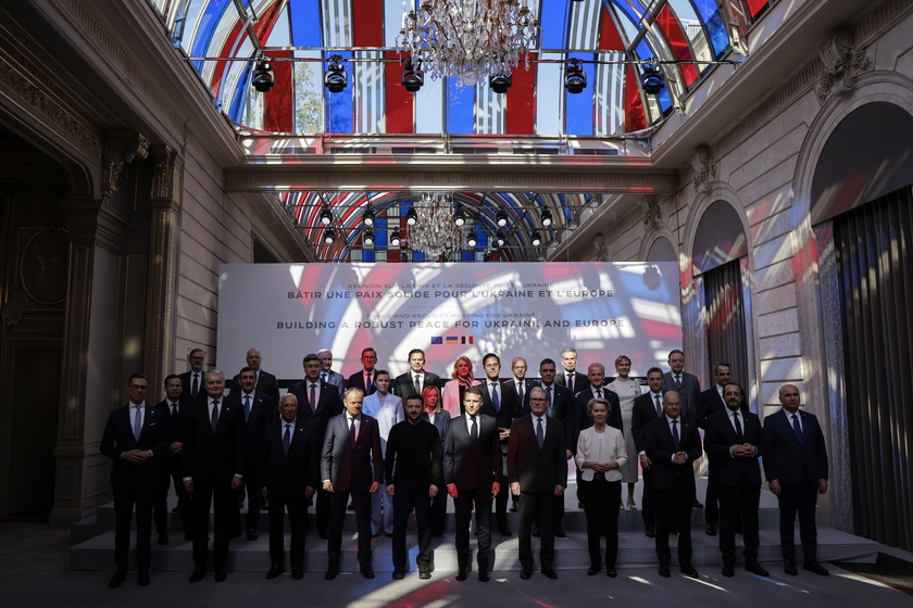 French President Macron hosts summit on security for Ukraine