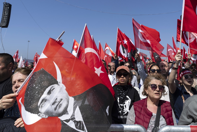 Main opposition party CHP protests against the detention of Istanbul mayor
