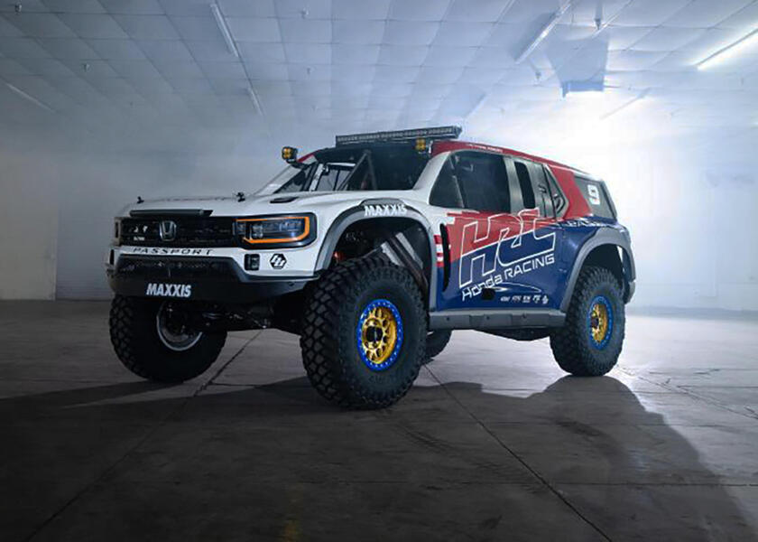 Due Honda Passport TrailSport alla Mint 400 in Nevada