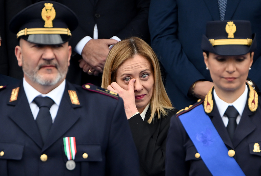 Meloni alla cerimonia per l'anniversario della Polizia